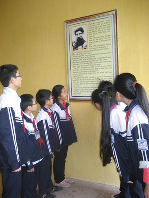 Những “Bức tường dạy sử” - ảnh 1
