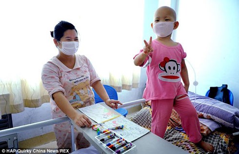 Cứu con sắp chết, mẹ cố đẻ thêm - ảnh 3