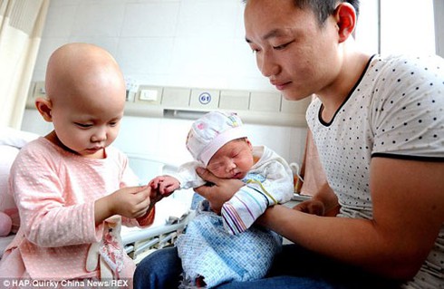 Cứu con sắp chết, mẹ cố đẻ thêm - ảnh 4