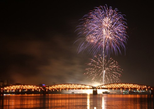 Các địa điểm bắn pháo hoa Giao thừa Tết Ất Mùi 2015 ở Thừa Thiên Huế - ảnh 1