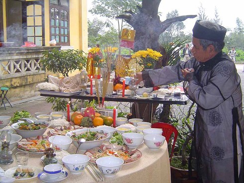 Bài khấn Nôm lễ tất niên chiều 30 Tết - ảnh 1