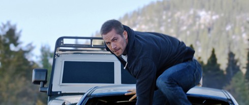 Mãn nhãn màn nhảy dù bằng siêu xe trong 'Fast & Furious 7' - ảnh 1