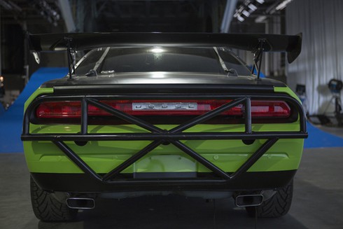Mãn nhãn màn nhảy dù bằng siêu xe trong 'Fast & Furious 7' - ảnh 7