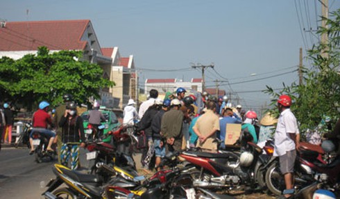 Một người đàn ông tử vong do để xe mô tô lao xuống kinh - ảnh 1