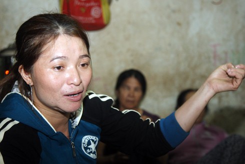 Chị ve chai hồi hộp chờ số phận 5 triệu yen trong thùng loa cũ - ảnh 1