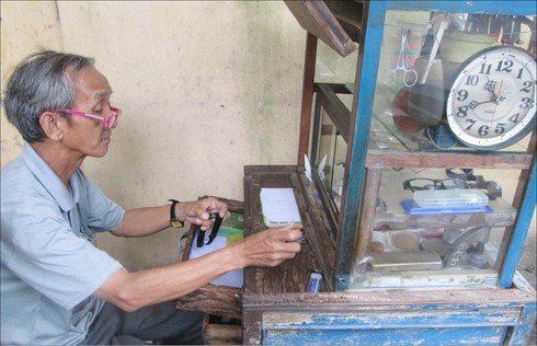 Những người nghe “hơi thở thời gian” - ảnh 1
