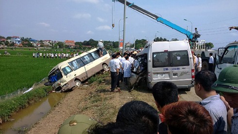 Hà Nội: Hai xe khách tông nhau, 5 người tử vong - ảnh 3