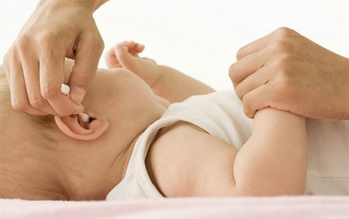 Biến chứng nguy hiểm do viêm tai giữa ở trẻ em - ảnh 1