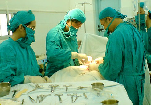 Hôn nhân rạn nứt, chồng mới tiết lộ vợ bị triệt sản - ảnh 1