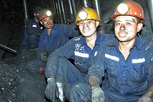 Một ngày vào lò với thợ mỏ Than Hòn Gai - ảnh 3