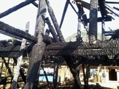 Tả Ngài Chồ: Căn nhà bị thiêu rụi lúc nửa đêm - ảnh 1