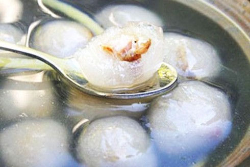 Món ngon mỗi ngày: Độc đáo chè bột lọc heo quay - ảnh 1