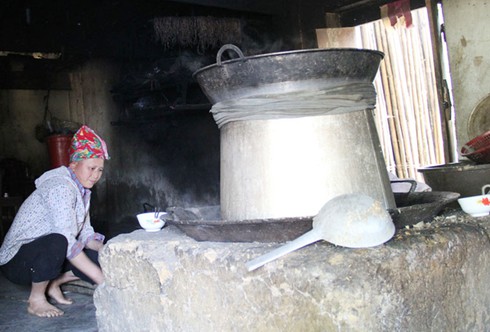 Say nồng “mỹ tửu” của người Dao đỏ - ảnh 1