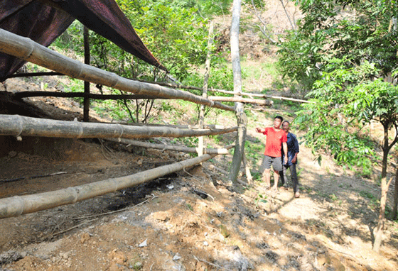 Treo “bom đất” trên nhà dân - ảnh 4