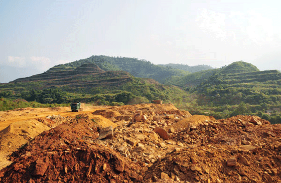 Treo “bom đất” trên nhà dân - ảnh 5