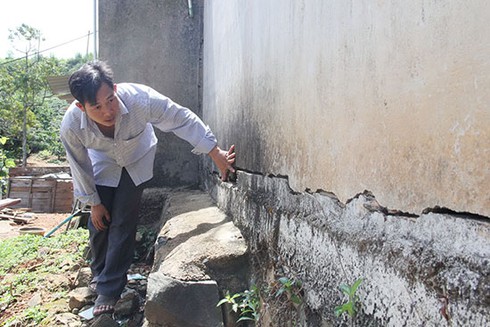 Mỏ đá nổ mìn, hư hỏng nhà dân - ảnh 1