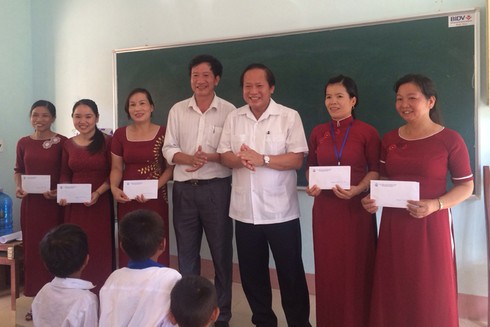 Thứ trưởng Trương Minh Tuấn thăm Trường tiểu học số 2 Lao Bảo – Quảng Trị - ảnh 4