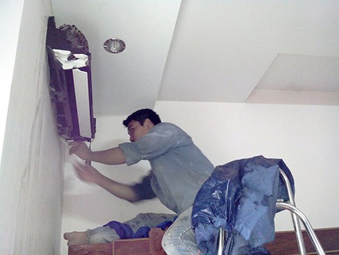 Cảnh giác tình trạng rắn bò vào ở trong máy lạnh - ảnh 1