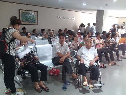 Những lưu ý với người già, trẻ nhỏ, bà bầu khi nắng nóng - ảnh 2