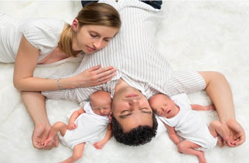 Những “bố mẹ nhí” bất đắc dĩ - ảnh 1
