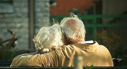 Vỡ mộng “tìm tình” tuổi xế chiều - ảnh 1