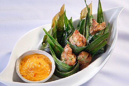 Cách làm món gà chiên lá dứa đặc biệt thơm ngon - ảnh 1