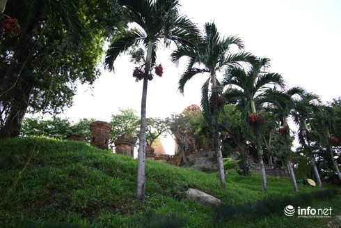 Tháp bà Ponagar - điểm du lịch không thể bỏ qua của Khánh Hòa - ảnh 1