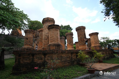 Tháp bà Ponagar - điểm du lịch không thể bỏ qua của Khánh Hòa - ảnh 2