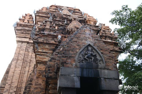 Tháp bà Ponagar - điểm du lịch không thể bỏ qua của Khánh Hòa - ảnh 9