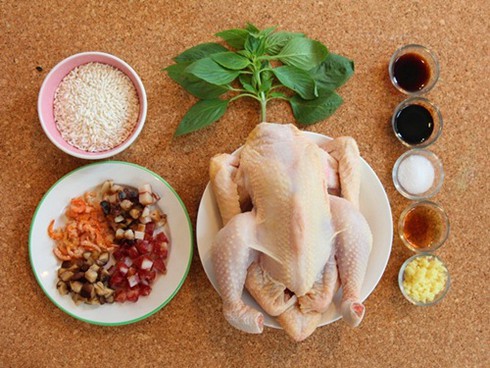 Gà nhồi xôi ngon thôi rồi! - ảnh 1