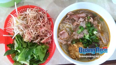 Ngọt, giòn từ món hoa chuối rừng - ảnh 1