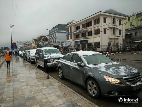 Tuyết đã rơi ngập tràn Sapa - ảnh 1