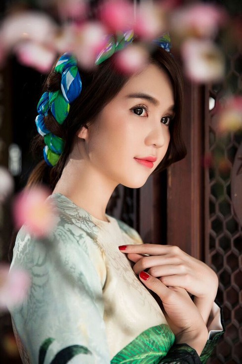 Ngọc Trinh tiếp tục làm mới mình trong trang phục áo dài - ảnh 7