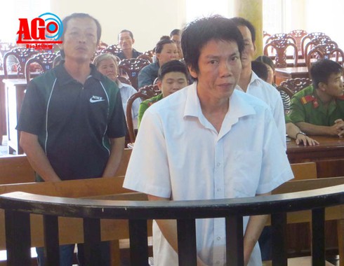 Thách thức đánh nhau, cả nhóm cùng ngồi tù - ảnh 1