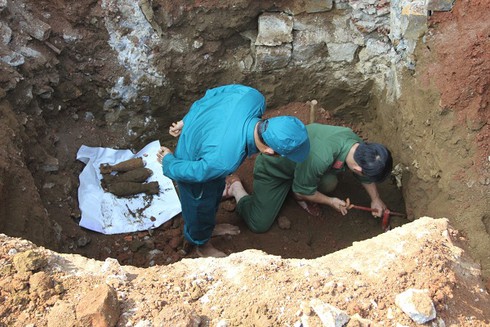 Bảo Lộc: Phát hiện hầm vũ khí khi đào móng nhà - ảnh 1