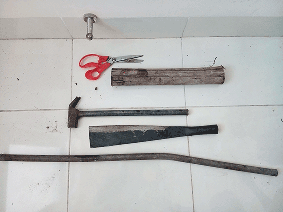 Hai nhóm thợ hỗn chiến, 4 người thương vong - ảnh 1