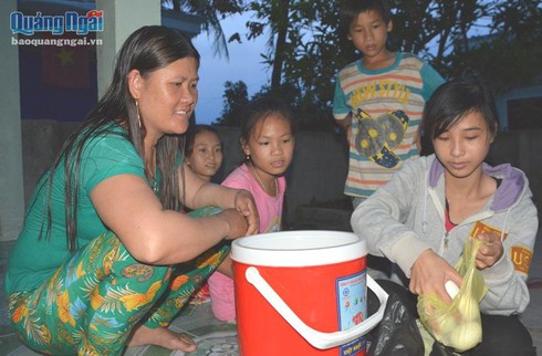 Câu chuyện cảm động về nữ xe ôm 9X trên đảo Lý Sơn - ảnh 2