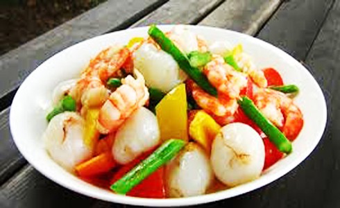 Tôm xào vải thiều - ảnh 1