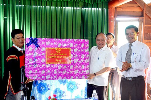 Thủ tướng Chính phủ Nguyễn Xuân Phúc thăm bà con dân tộc Đắk Lắk - ảnh 3