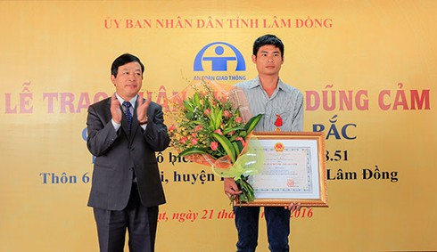 Trao Huân chương Dũng cảm cho tài xế Phan Văn Bắc - ảnh 1