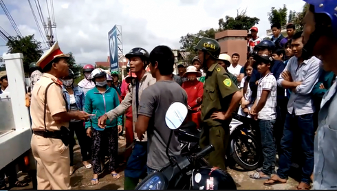 Dùng ngôn từ không chuẩn mực với dân, một CSGT bị kiểm điểm - ảnh 1