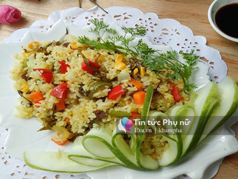 Cơm rang thập cẩm ngon miệng cho bữa sáng - ảnh 1