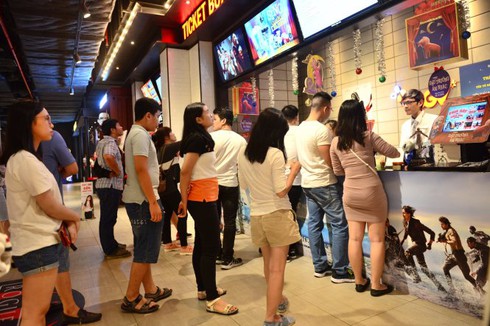 Từ 1/1/2017 ra rạp xem phim phải mang theo căn cước? - ảnh 1