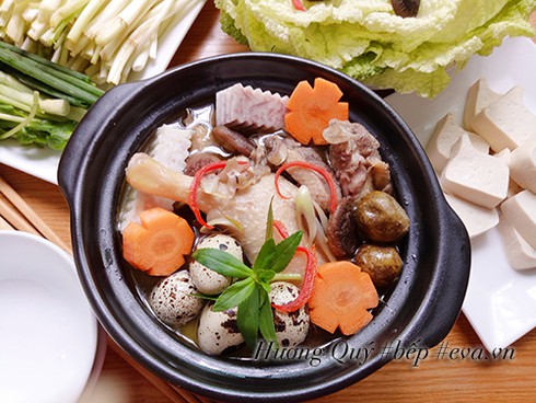 Lẩu vịt om sấu nóng hổi, hấp dẫn cho ngày lạnh - ảnh 1