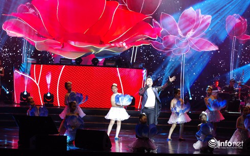 Khoảnh khắc vô giá 2017: Đẹp...như những đóa hoa - ảnh 1