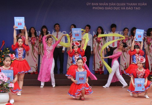 Trường Tiểu học Hạ Đình nhận bằng đạt chuẩn Quốc gia - ảnh 1