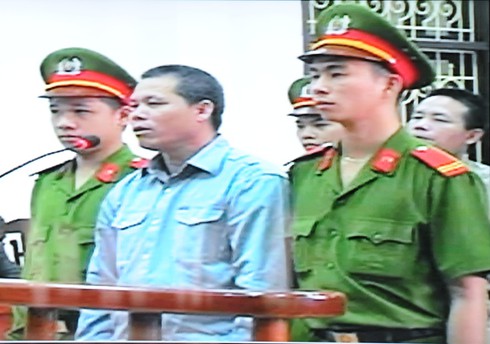 Xử vụ Đoàn Văn Vươn: Cận cảnh các bị cáo tại phiên tòa - ảnh 2