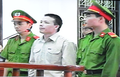 Đang xét xử vụ Đoàn Văn Vươn - ảnh 1