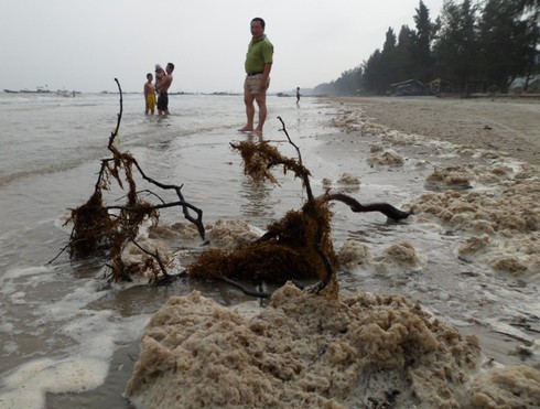 Nghỉ lễ, phát hoảng với rác thải ngập tràn bãi biển Trà Cổ - ảnh 5