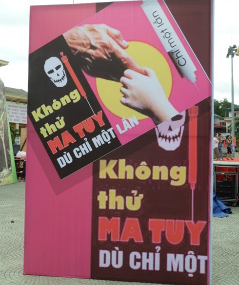 Điện Biên tràn ngập cờ hoa, băng rôn về phòng chống ma túy - ảnh 2